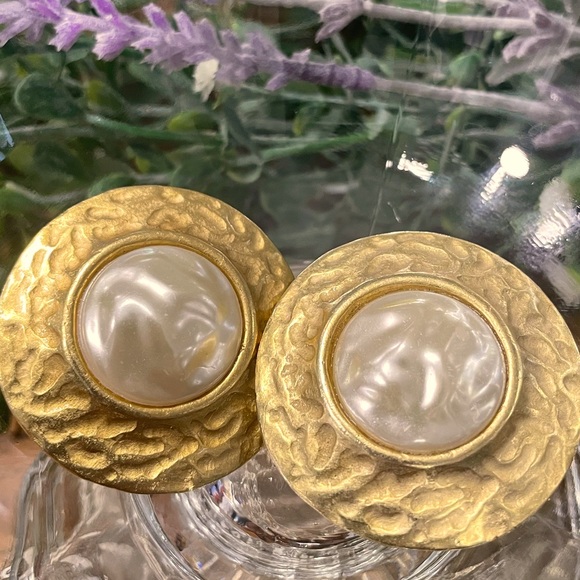 Stunning Vintage gold and Pearl Earrings - Picture 1 of 5